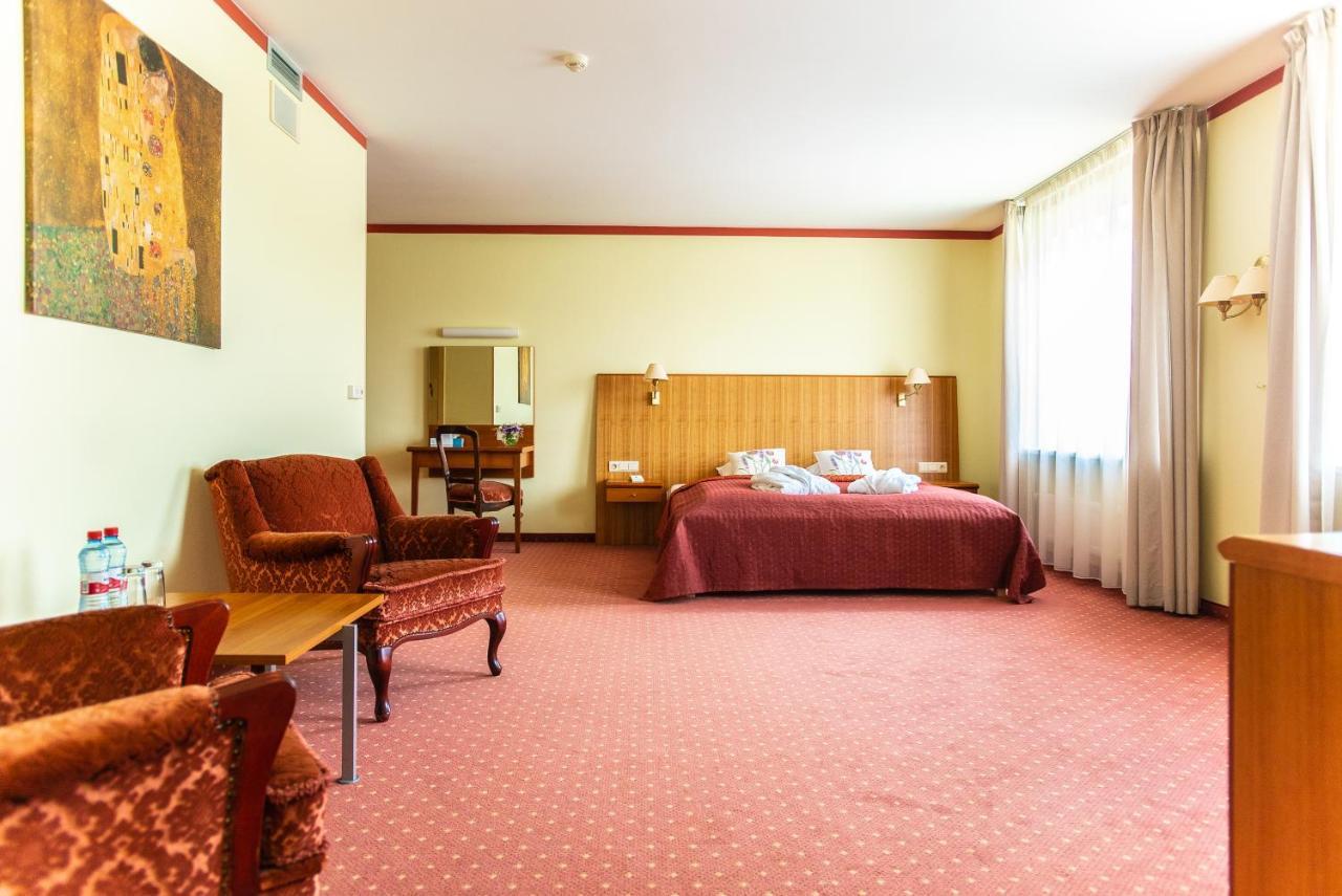 Hotel Tigra Priekuļi Kültér fotó