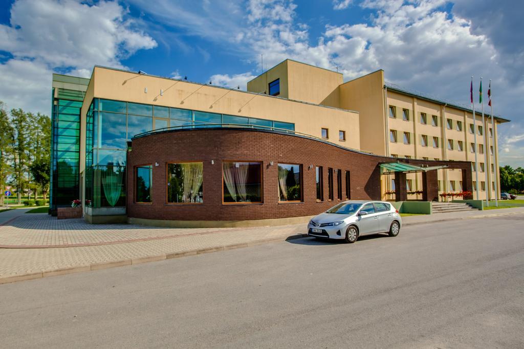 Hotel Tigra Priekuļi Kültér fotó