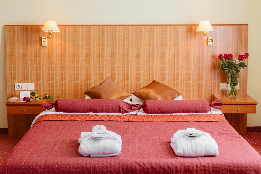 Hotel Tigra Priekuļi Kültér fotó
