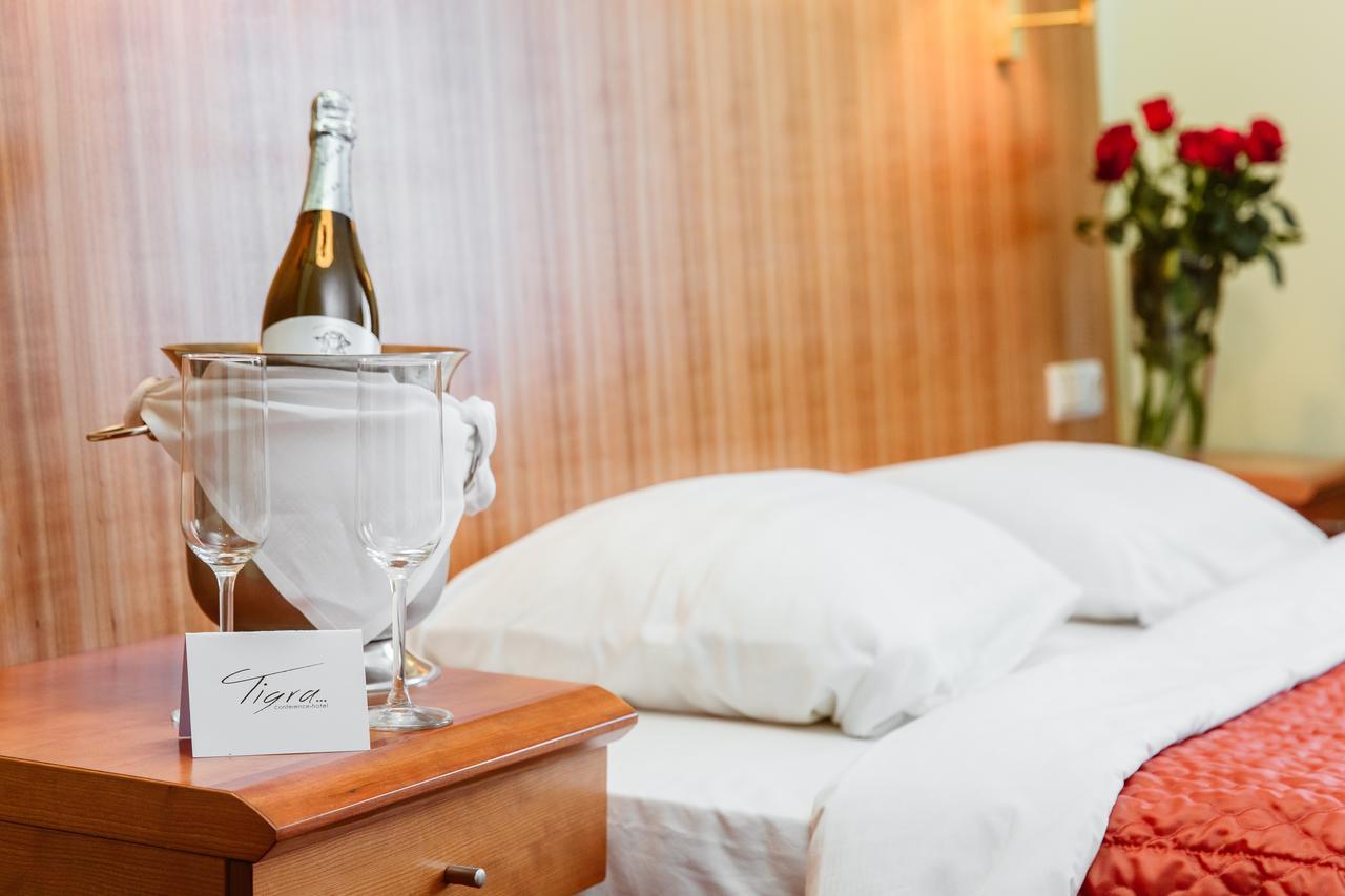 Hotel Tigra Priekuļi Kültér fotó