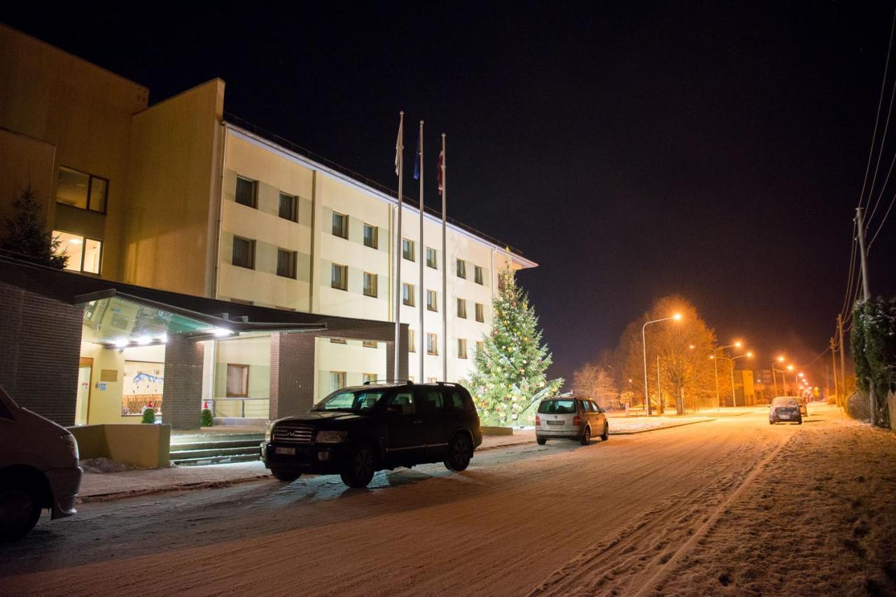 Hotel Tigra Priekuļi Kültér fotó