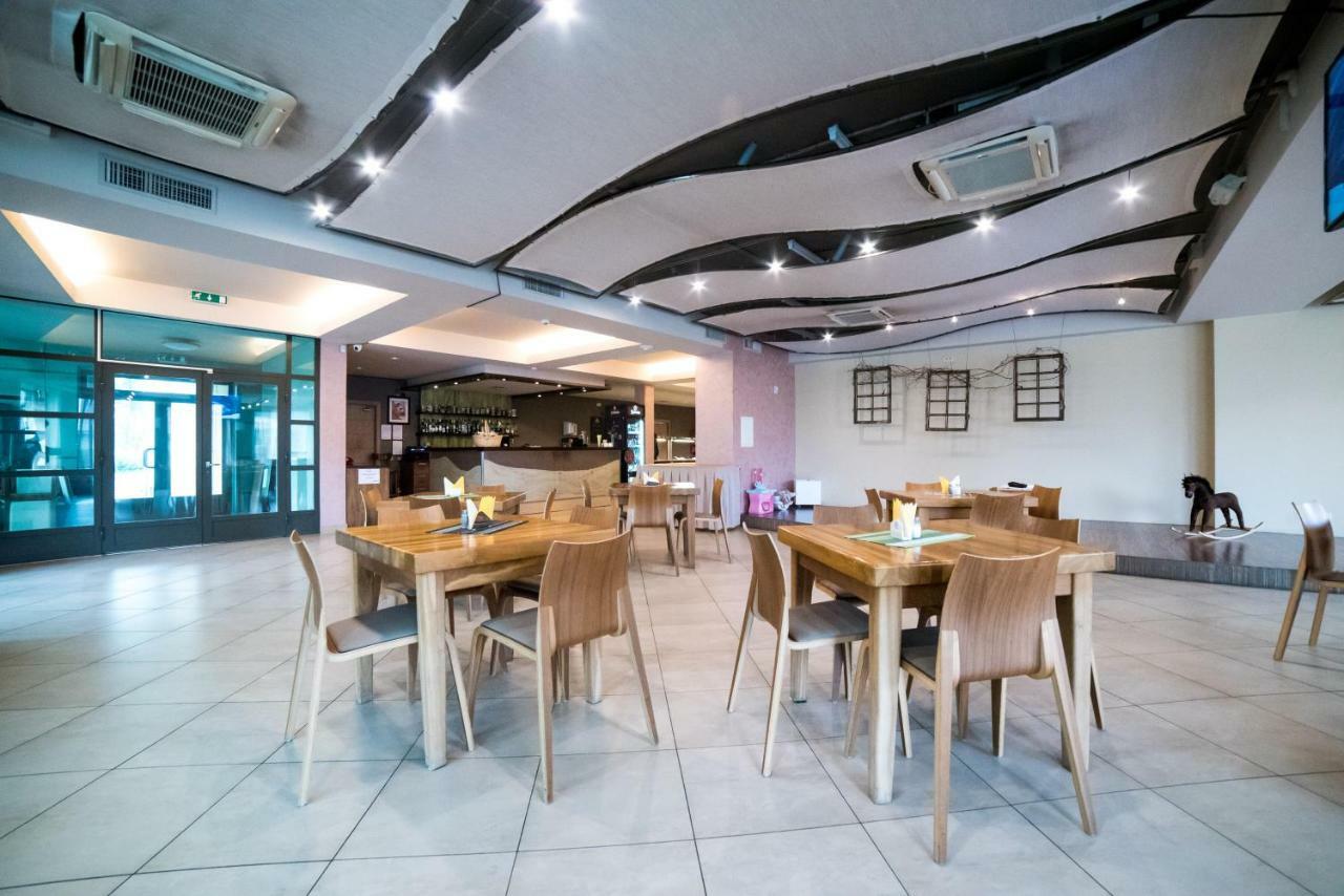 Hotel Tigra Priekuļi Kültér fotó
