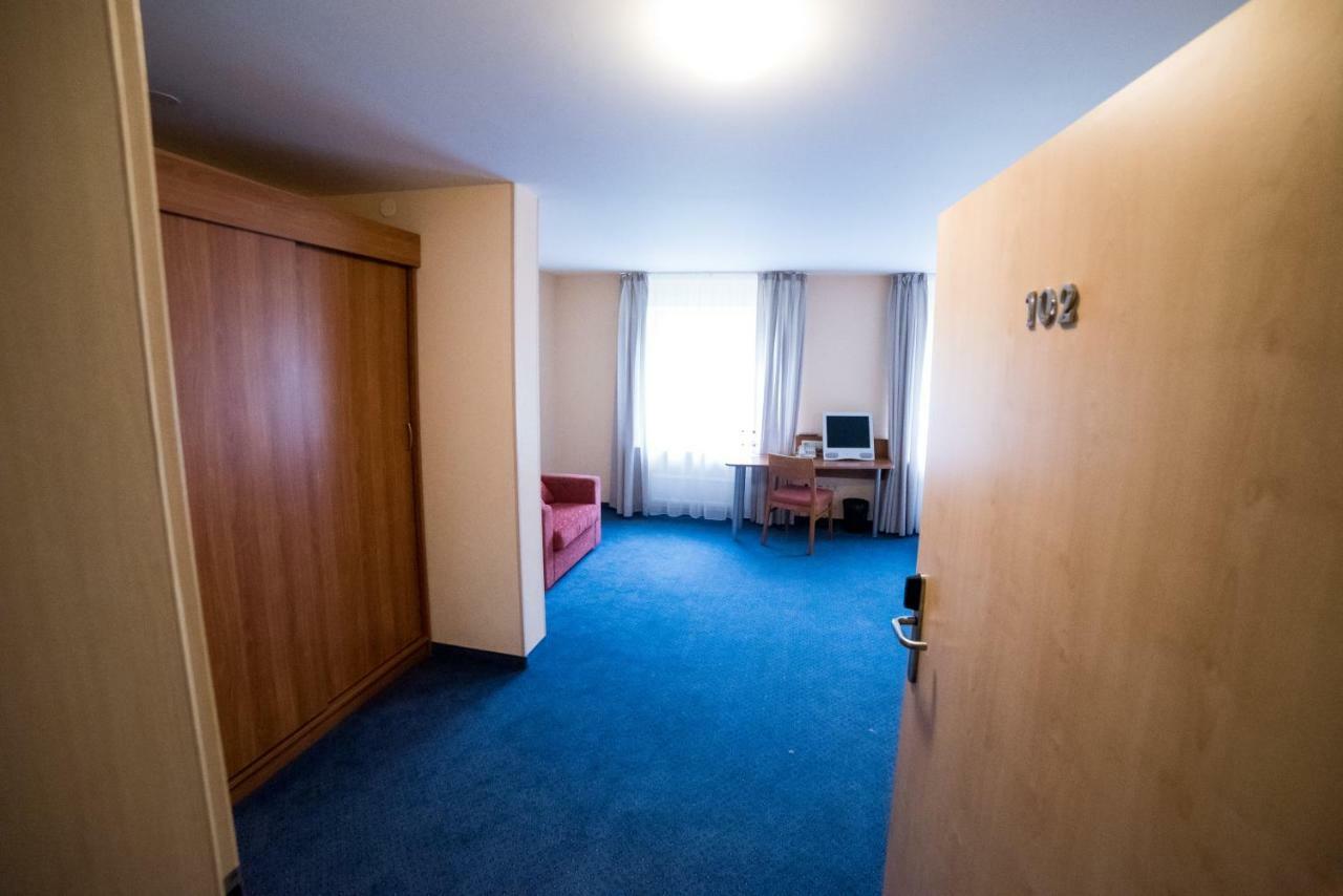 Hotel Tigra Priekuļi Kültér fotó