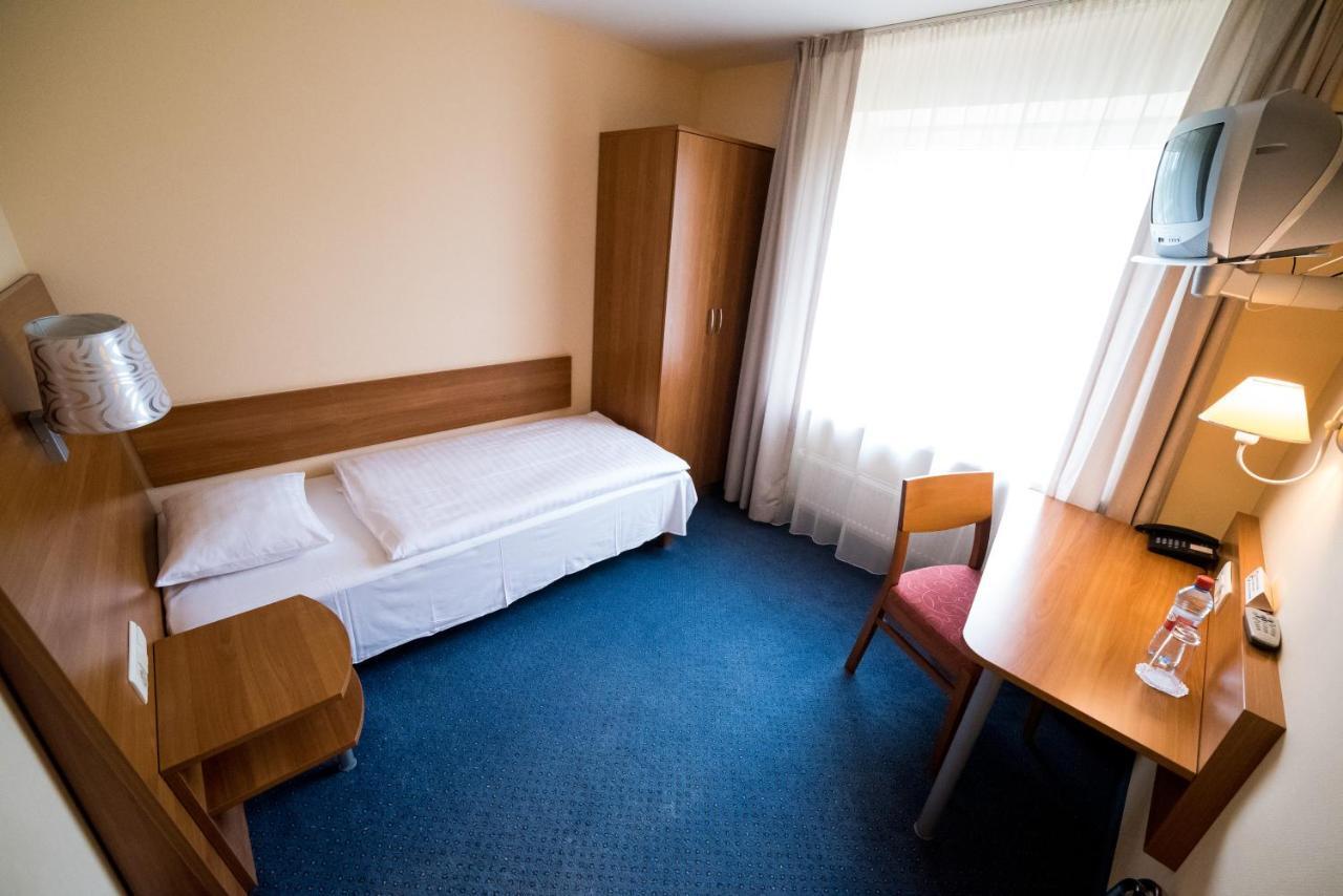 Hotel Tigra Priekuļi Kültér fotó