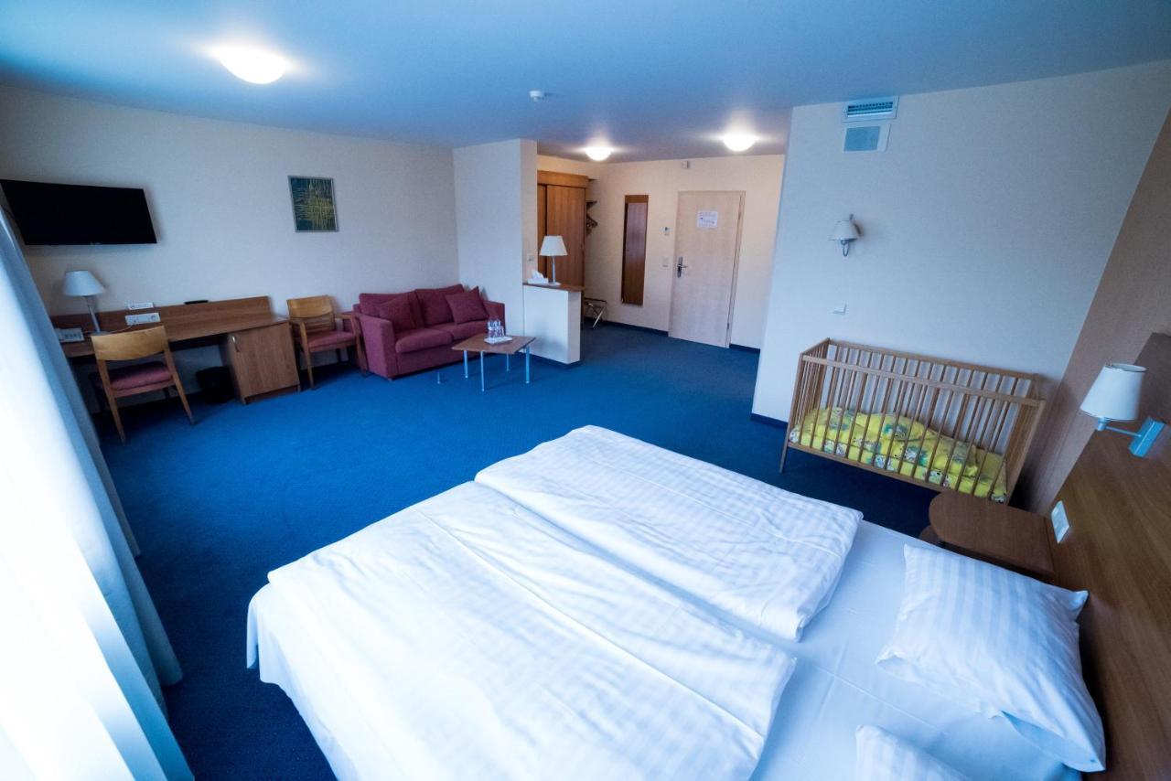 Hotel Tigra Priekuļi Kültér fotó