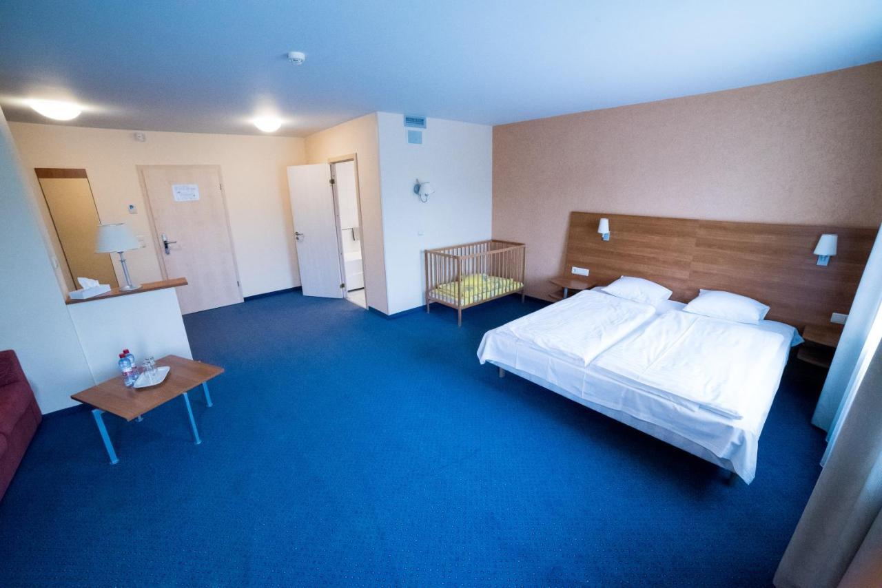 Hotel Tigra Priekuļi Kültér fotó